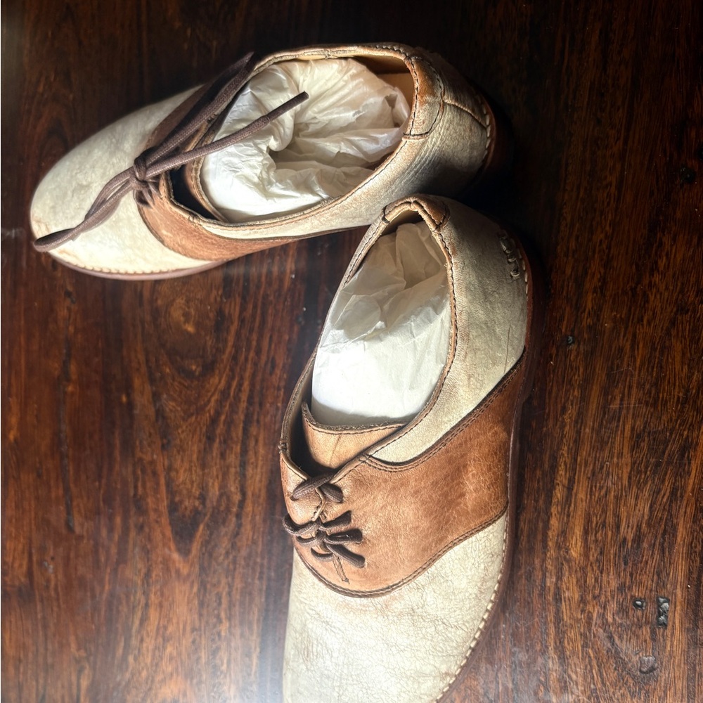 Bed Stu Two-Tone Leather Flats - Picture 2 of 3